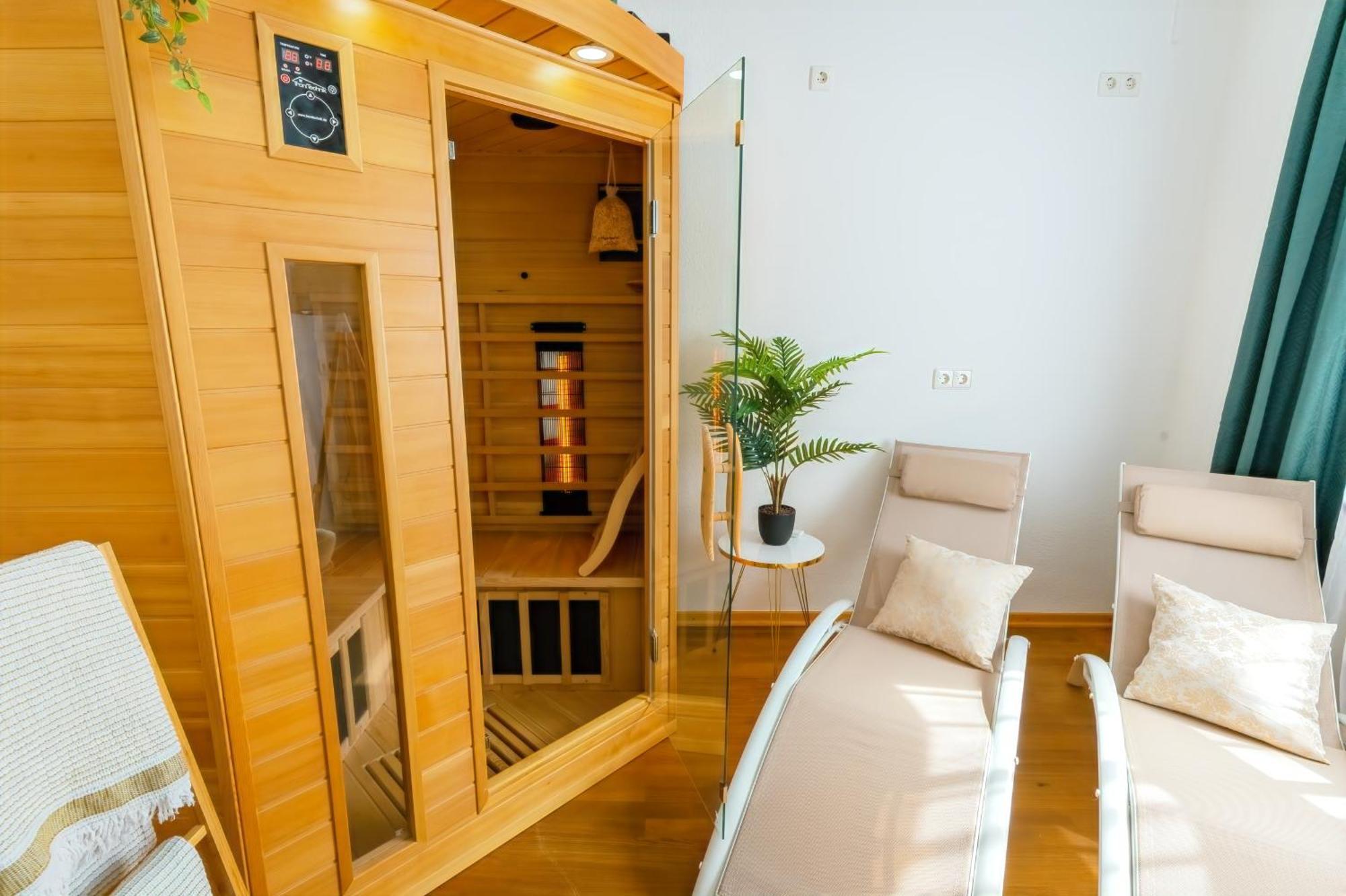 The Big Muenster Fuer Bis Zu 12, Whirlpool, Sauna, Zentral, Tischfussball, Balkon, Gasgrill Ulm Dış mekan fotoğraf