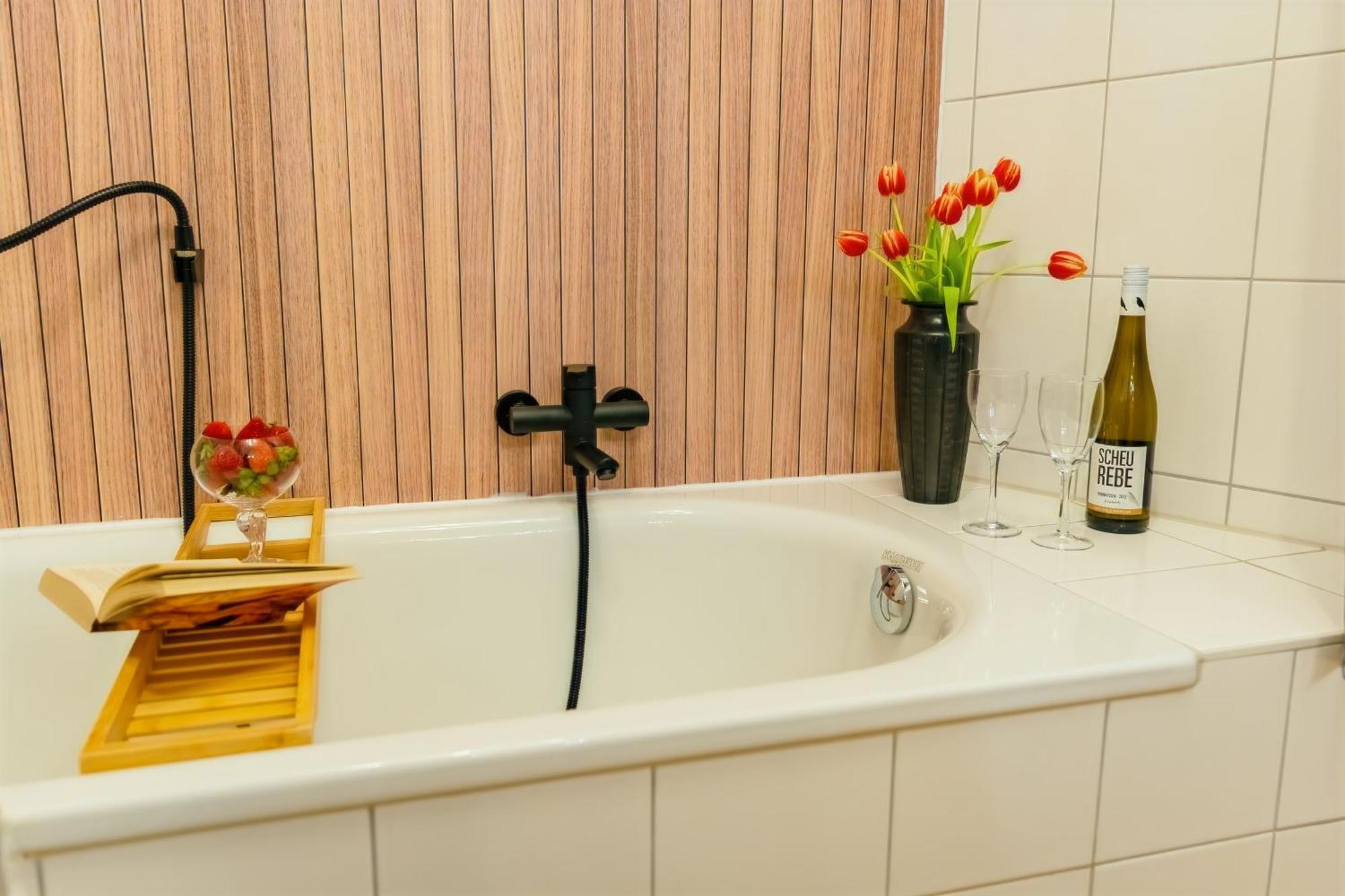 The Big Muenster Fuer Bis Zu 12, Whirlpool, Sauna, Zentral, Tischfussball, Balkon, Gasgrill Ulm Dış mekan fotoğraf