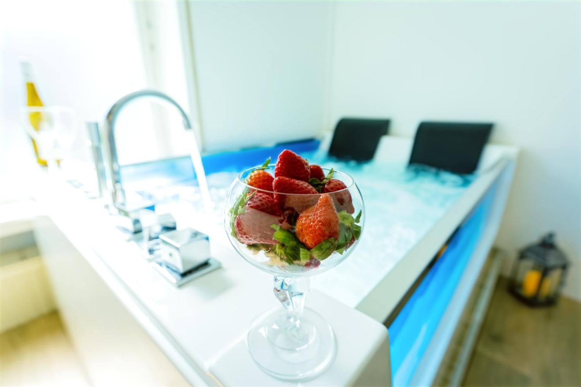 The Big Muenster Fuer Bis Zu 12, Whirlpool, Sauna, Zentral, Tischfussball, Balkon, Gasgrill Ulm Dış mekan fotoğraf
